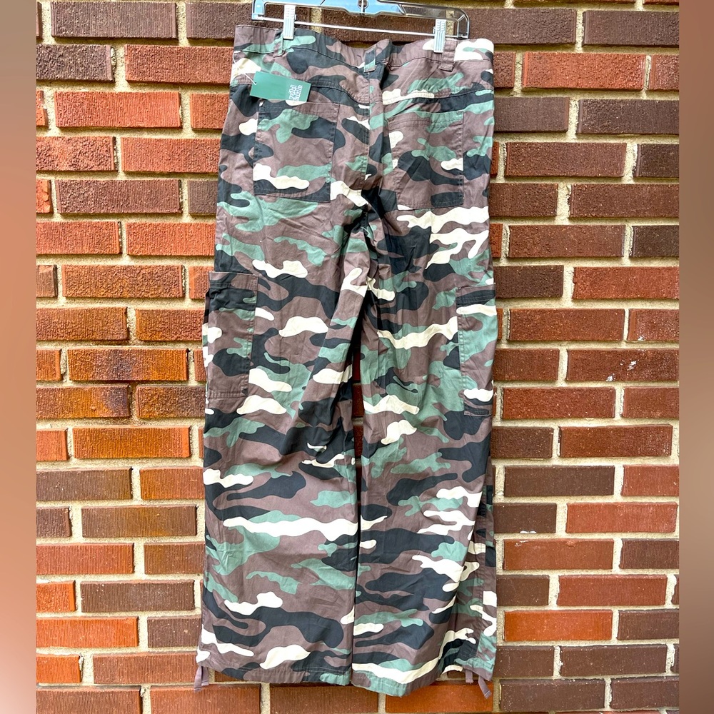 Wild fable wide leg Camo pants size L NWT